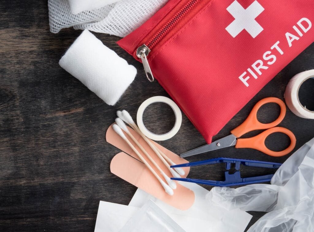 First-aid-kit-open-with-supplies